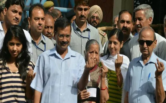 एमसीडी चुनाव के लिए मतदान जारी, केजरीवाल ने वोट डाला