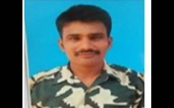 सुकमा नक्सली हमले में शहीद अभय के गमगीन पिता ने कहा, दुख है बेटा 'अपनों' से लड़कर मरा