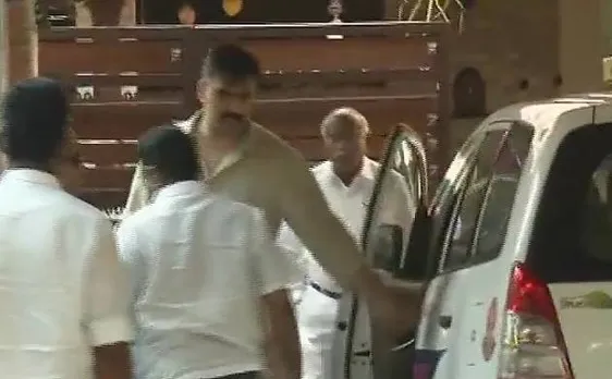AIADMK चुनाव चिन्ह मामला: दिनाकरन को चेन्नई लेकर पहुंची क्राइम ब्रांच, होगी जांच