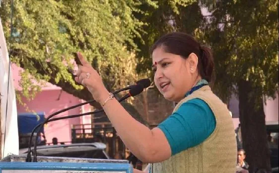 उत्तर प्रदेश: बीजेपी की महिला सांसद की पुलिस को धमकी, कहा- खाल उतार ली जाएगी
