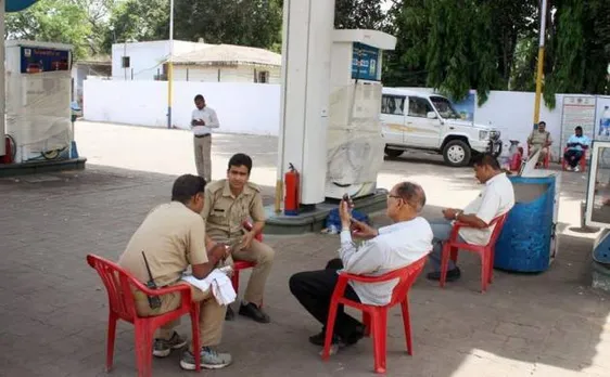 पेट्रोल चोरी मामले में यूपी एसटीएफ ने 4 मालिक समेत 23 लोगों को किया गिरफ्तार