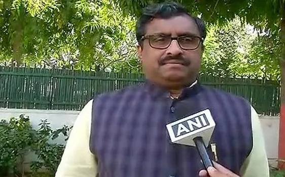 पत्थरबाजी पर बोले  राम माधव, अलगाववादी नेताओं से नहीं होगी बात, कश्मीरियों को बलि के बकरे की तरह करते हैं इस्तेमाल