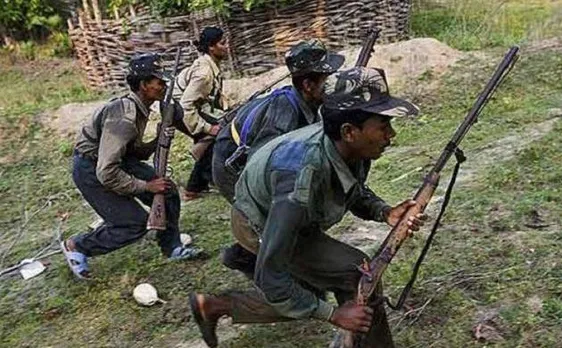 सुकमा के बाद अब गढ़चिरौली में नक्सली हमला, 1 पुलिसकर्मी की मौत, 11 घायल