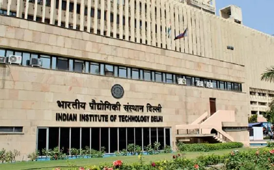 आईआईटी कम करेगा स्टूडेंट्स से पढ़ाई का बोझ, सिलेबस में कर सकता है बदलाव
