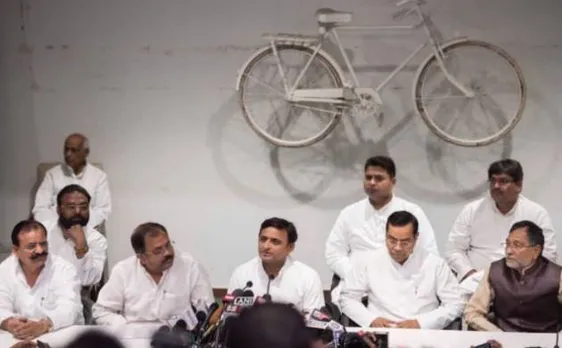 शिवपाल यादव ने बनाई नई पार्टी, अखिलेश ने कहा- हम आस्तीन के सांप को पहचानते हैं