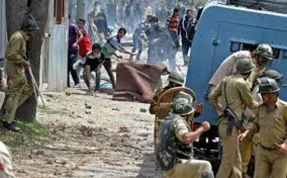 PDP-BJP सरकार की नाक के नीचे पाकिस्तान और सऊदी के चैनल कश्मीरियों के दिल में भर रहे हैं भारत विरोधी राग