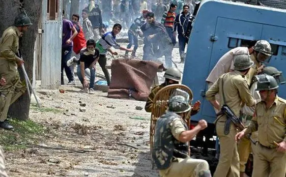 जम्मू-कश्मीर में हिंसा फैलाने के लिए आसिया अंद्राबी और शब्बीर शाह को मिले 10-10 करोड़ रुपये
