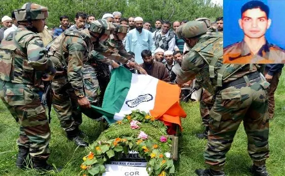 जम्मू-कश्मीर: पत्थरबाजों ने शहीद फैयाज के जनाजे को भी नहीं छोड़ा, सेना बोली- हत्यारों को नहीं बख्शेंगे