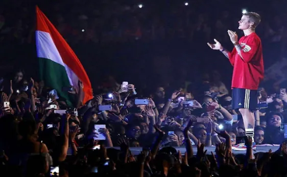 जस्टिन बीबर ने लाइव शो में कई गानों पर किया लिप सिंक, फैंस हुए नाराज