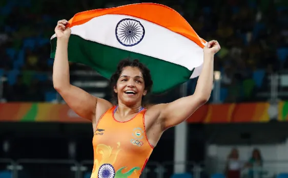 कुश्ती: साक्षी मलिक ने एशियन रेसलिंग चैम्पियनशिप में जीता सिल्वर, विनेश को ब्रॉन्ज
