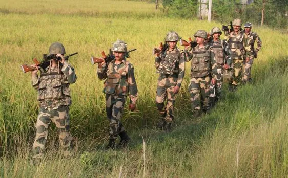 पंजाब: पाकिस्तान के महिला घुसपैठिये को बीएसएफ ने गुरदासपुर में मार गिराया