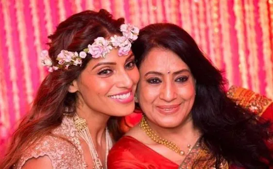 Mother's Day 2017: बिपाशा बासु, शाहिद कपूर, आलिया भट्ट से लेकर सोनम कपूर तक..इमोशनल हुईं बॉलीवुड हस्तियां