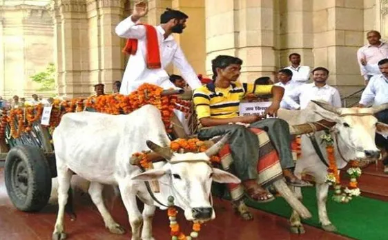 यूपी: जब बैलगाड़ी और ई-रिक्शा से विधानसभा पहुंचे विधायक बने चर्चा का विषय