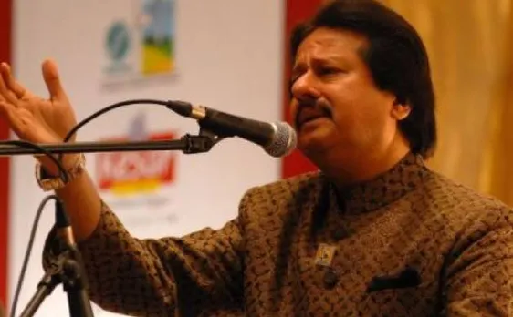 पंकज उधास बर्थडे स्पेशल: 'चांदी जैसा रंग है तेरा' के साथ ये 10 गजलें-गाने सुनकर कोई भी खो जायेगा