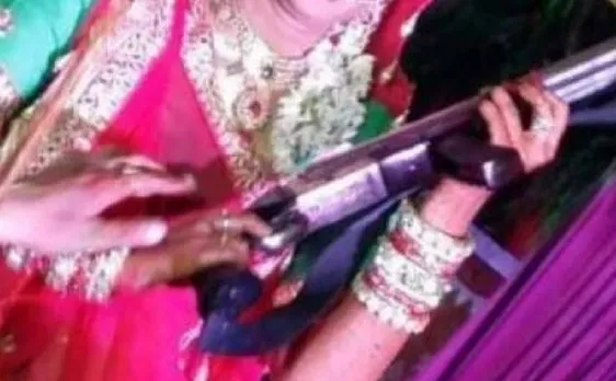दूल्हे को तमंचे की नोंक पर मंडप से उठाकर ले गई रिवॉल्वर रानी