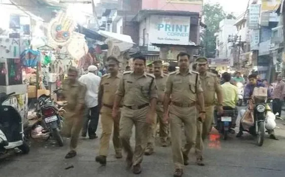 उत्तर प्रदेश: धर्मस्थल के गुंबद निर्माण को लेकर अलीगढ़ में सांप्रदायिक तनाव, फायरिंग