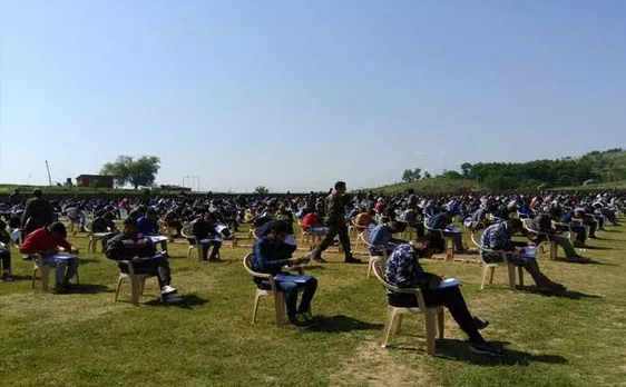 सेना भर्ती परीक्षा में शामिल होने आए कई कश्मीरी युवा, अलगाववादियों को दिखाया ठेंगा