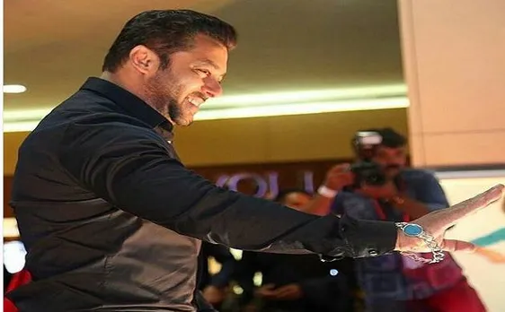 सलमान खान ने 'ट्यूबलाइट' के सेट पर बनाई ईसा मसीह की पेंटिंग, देखें तस्वीर