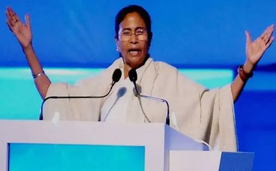 ममता ने अपने अधिकारियों को दिया निर्देश- न मानें केंद्र का फैसला, गौ तस्करी पर लगाएं रोक