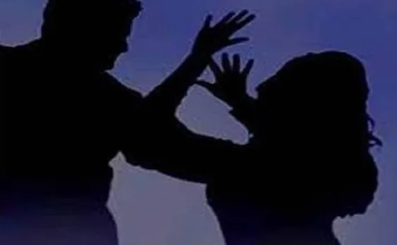 फरीदाबाद: छेड़छाड़ से तंग आकर साली ने बीच रास्ते कर दी जीजा की धुनाई, हॉस्पिटल में भर्ती