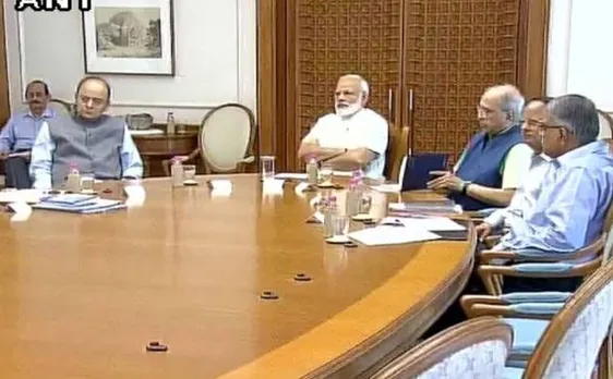 पीएम मोदी ने की जीएसटी की समीक्षा, कहा- आएगा अर्थव्यवस्था में बड़ा बदलाव