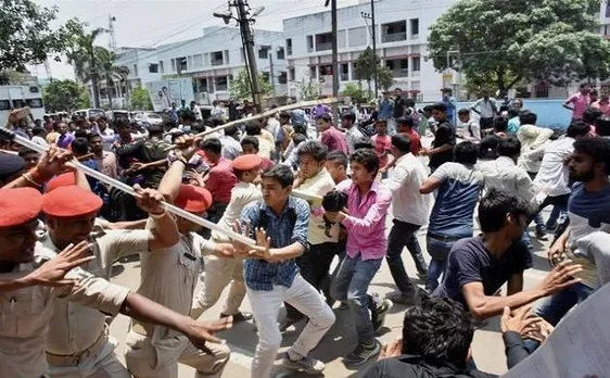बिहार में रिजल्ट से नाराज छात्रों की हड़ताल