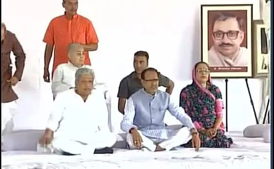 उपवास के पहले दिन शिवराज ने की 15 बड़े और 236 छोटे किसानों के प्रतिनिधिमंडल से मुलाकात