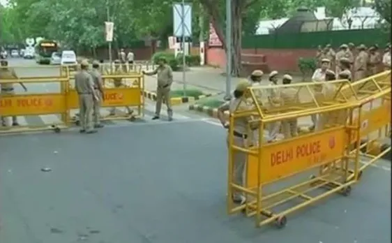 दिल्ली: 'बीफ फेस्टिवल' की आशंका के बीच केरल हाउस के बाहर बढ़ाई गई सुरक्षा व्यवस्था
