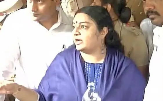 पोएस गार्डन स्थित घर में जयललिता की भतीजी दीपा को नहीं मिली एंट्री, टीटी दिनाकरन समर्थकों पर आरोप