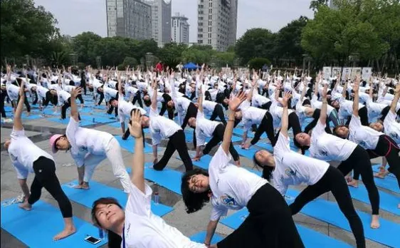 अंतर्राष्ट्रीय योग दिवस 21 June: चीन में 1,000 लोगों ने किया योगाभ्यास