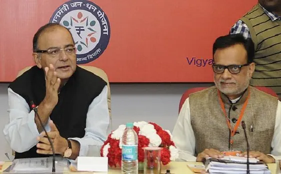 राजस्व सचिव अधिया ने जीएसटी लागू करने की समयसीमा बढ़ाने की खबरों को किया खारिज