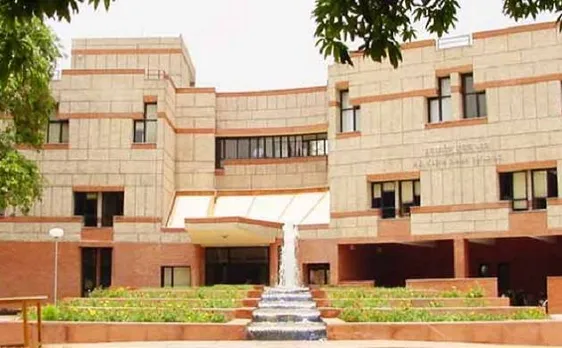 IIT कानपुर के दीक्षांत समारोह में छात्रों को कुर्ता-पायजामा पहनने का फरमान