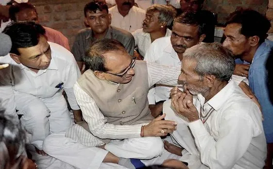 गोलीबारी के बाद से कई किसान लापता, शिवराज ने पीड़ितों से की मुलाकात