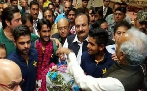 चैंपियंस ट्रॉफी 2017: घर पहुंचने पर पाकिस्तानी टीम का शानदार स्वागत
