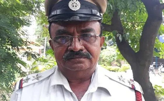 एंबुलेंस के लिए पुलिस इंस्पेक्टर ने रोक दिया राष्ट्रपति का काफिला, होगा सम्मानित