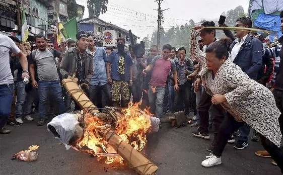 दार्जिलिंग हिंसा: ममता सरकार ने केंद्र से कहा- स्थानीय चुनाव, पूर्वोत्तर के आतंकी संगठन हैं जिम्मेदार