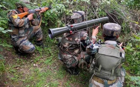 जम्मू-कश्मीर: एनकाउंटर में मारे गए 3 आंतकी, एके47 राइफल्स और हथियार बरामद