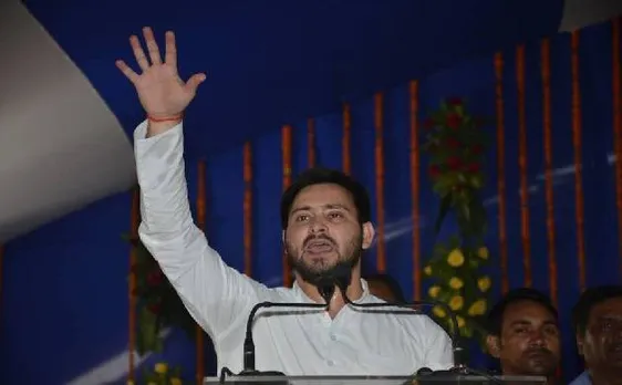 'पार्ट टाइम पॉलिटिक्स' और 'शुतुरमुर्गी रुख', किसकी तरफ इशारा कर रहे हैं तेजस्वी यादव!