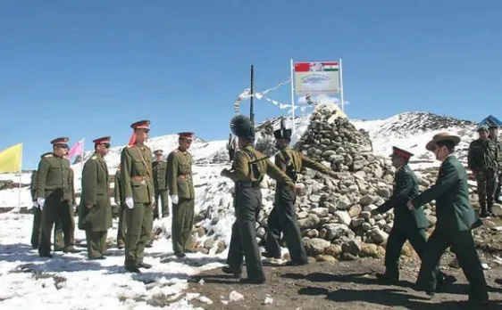 भारत और चीन सीमा पर तनाव: दोनों देशों ने तैनात किए तीन-तीन हजार सैनिक