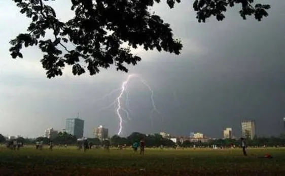 बिहार में आसमानी बिजली से 32 लोगों की मौत, कई घायल