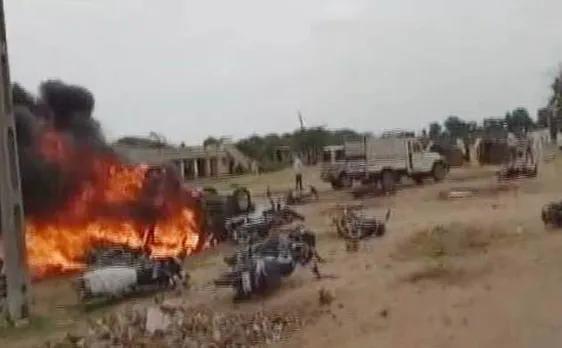 गुजरातः सौराष्ट्र में झड़प के बाद तनाव का महौल, गाड़ियों में लगाई आग