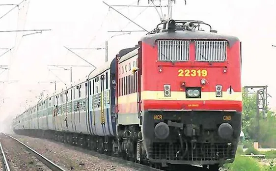 यूपीः चलती ट्रेन में बदमाशों ने एक परिवार के साथ की मारपीट और लूटपाट