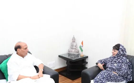 जम्मू कश्मीर में हिंसा के लिए महबूबा ने चीन को ठहराया जिम्मेदार, घाटी से नहीं हटेगा आर्टिकल 370