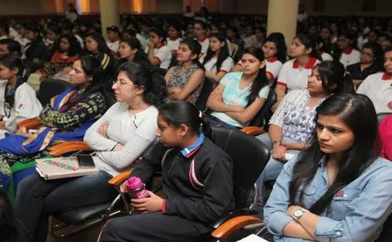 डोनाल्ड ट्रंप के राष्ट्रपति बनने के बाद अमेरिका में डर रहे हैं भारतीय छात्र: सर्वे