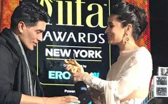 IIFA 2017: अवॉर्ड लेने से पहले स्टेज पर गिर पड़े मनीष मल्होत्रा