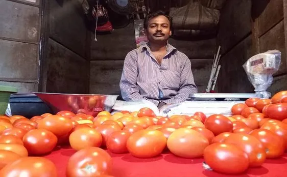 मुंबई: टमाटर का महंगाई इफ़ेक्ट, चोरों ने मंडी से उड़ाए 900 किलो टमाटर