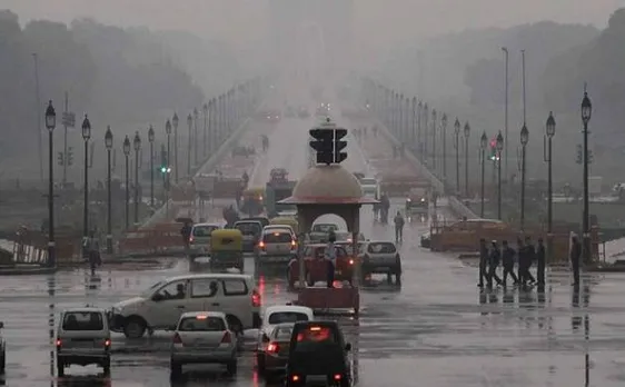 दिल्ली-एनसीआर में भारी बारिश, ट्रैफिम जाम ने बढ़ाई मुसीबत