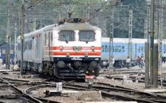 रेलवे ने यात्रियों की सुविधा के लिए आनंद विहार-गोरखपुर स्पेशल ट्रेन के बढ़ाए फेरे