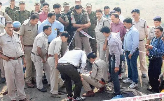 भोपाल जेल ब्रेक: SC ने केंद्र-राज्य सरकार से पूछा 'क्यों न सीबीआई के हवाले कर दिया जाए केस'