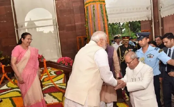 प्रणब मुखर्जी की मोदी सरकार को सलाह, कहा- ज़रूरी हो तभी लाएं अध्यादेश
